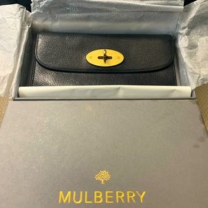 AUTHENTIC Mulberry Compartment Wallet